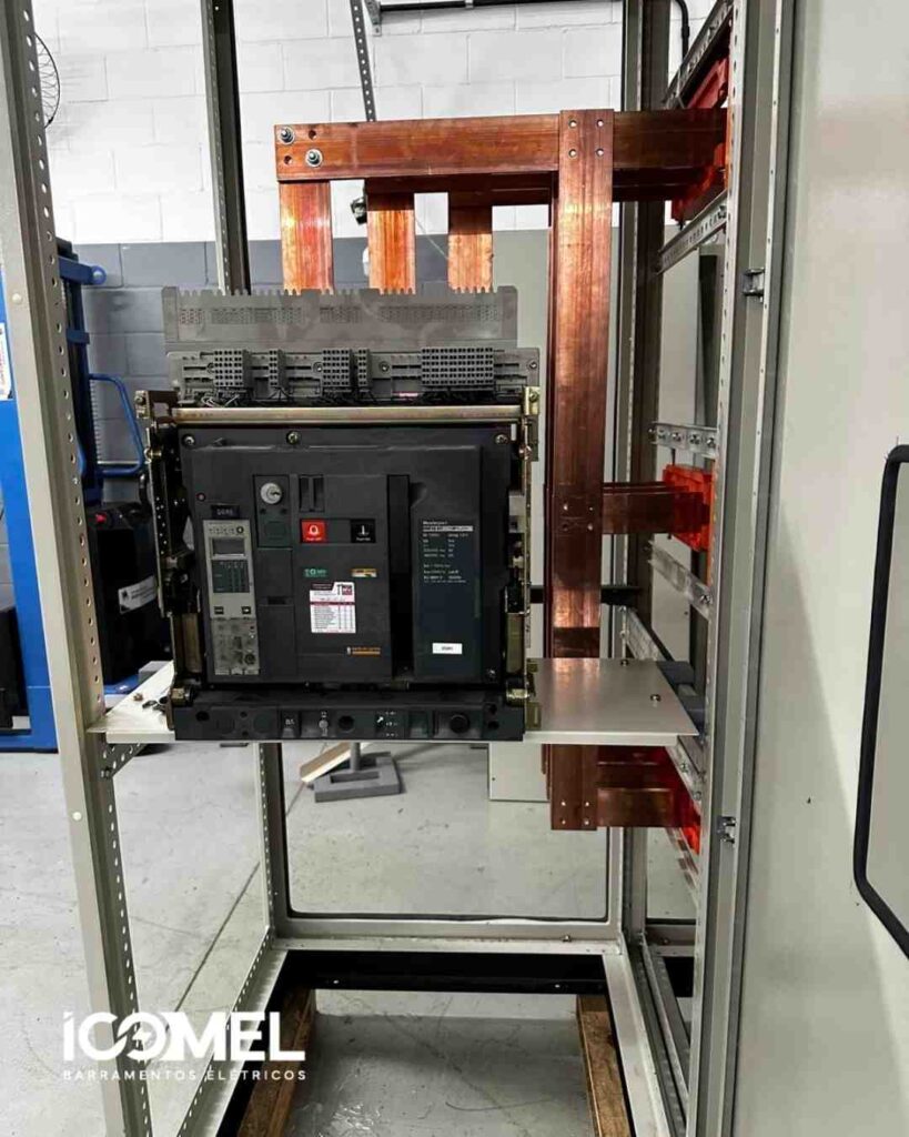 Barramentos de cobre para disjuntores - Icomel Barramentos Elétricos